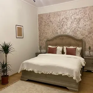 Apartament C-entral Boutique, Bucureşti