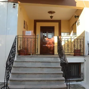 rezervați aici